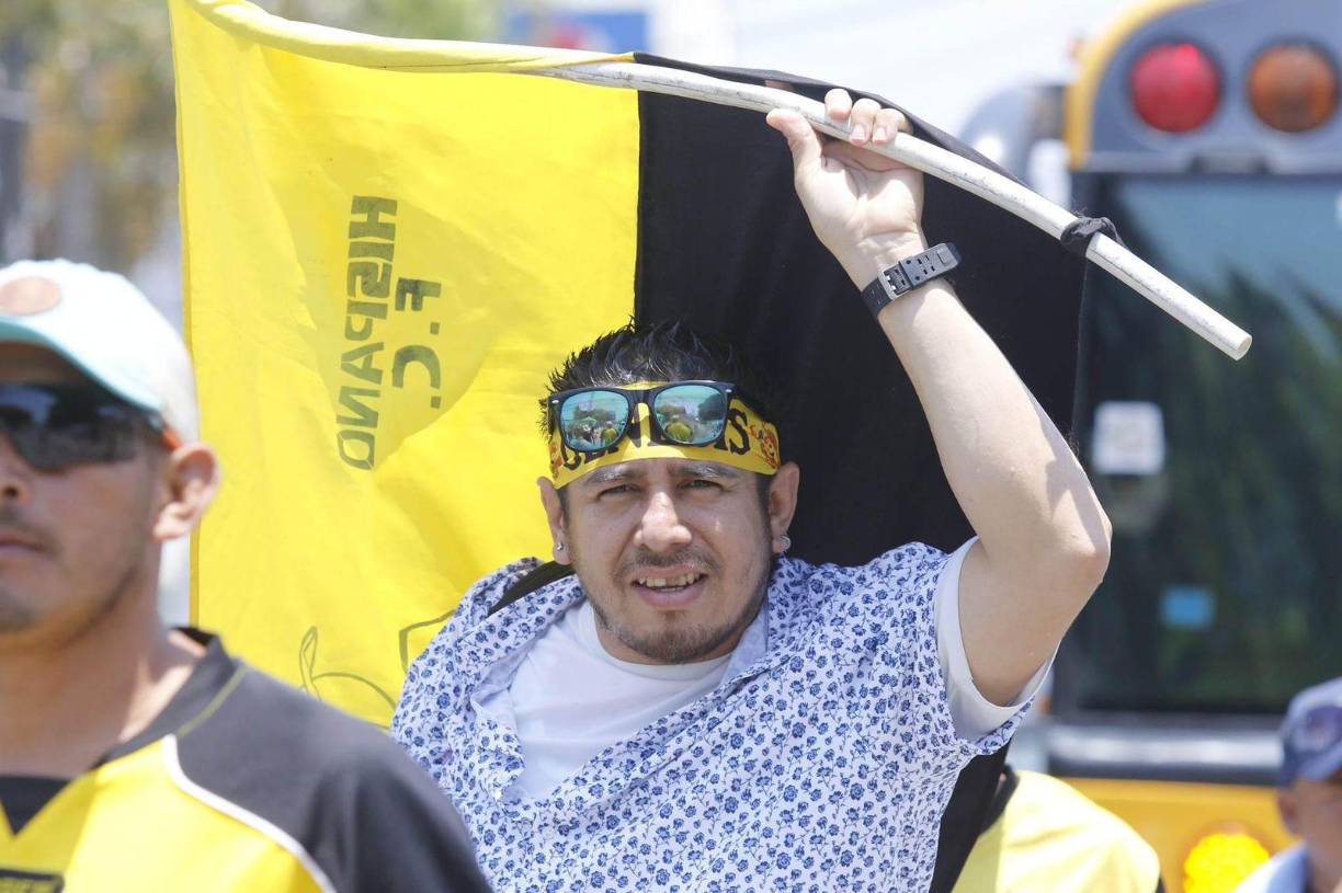 Los aficionados del Génesis también se presentaron en el Estadio Excélsior.