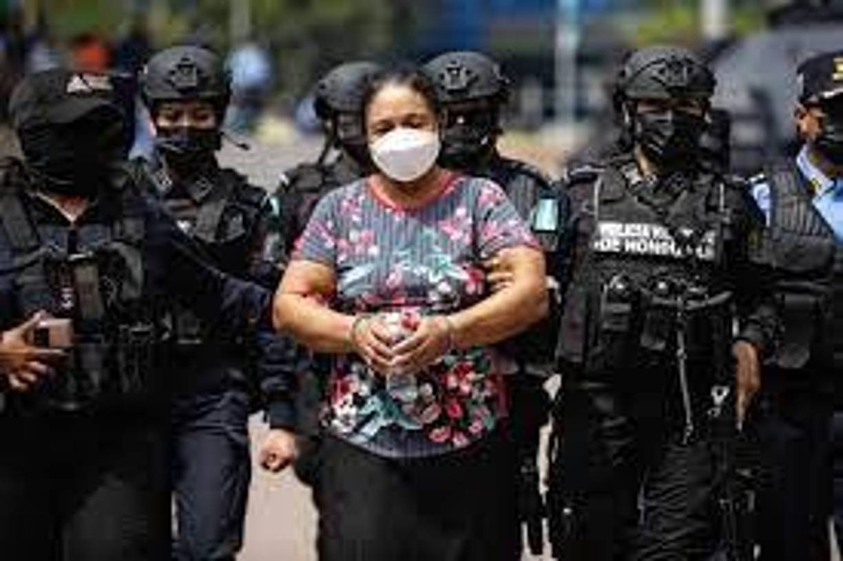 Una zona montañosa de Colón se convirtió en escenario para capturar a Herlinda Bobadilla (de 61 años), por quien Estados Unidos ofrecía cinco millones de dólares a quien diera información sobre su paradero.