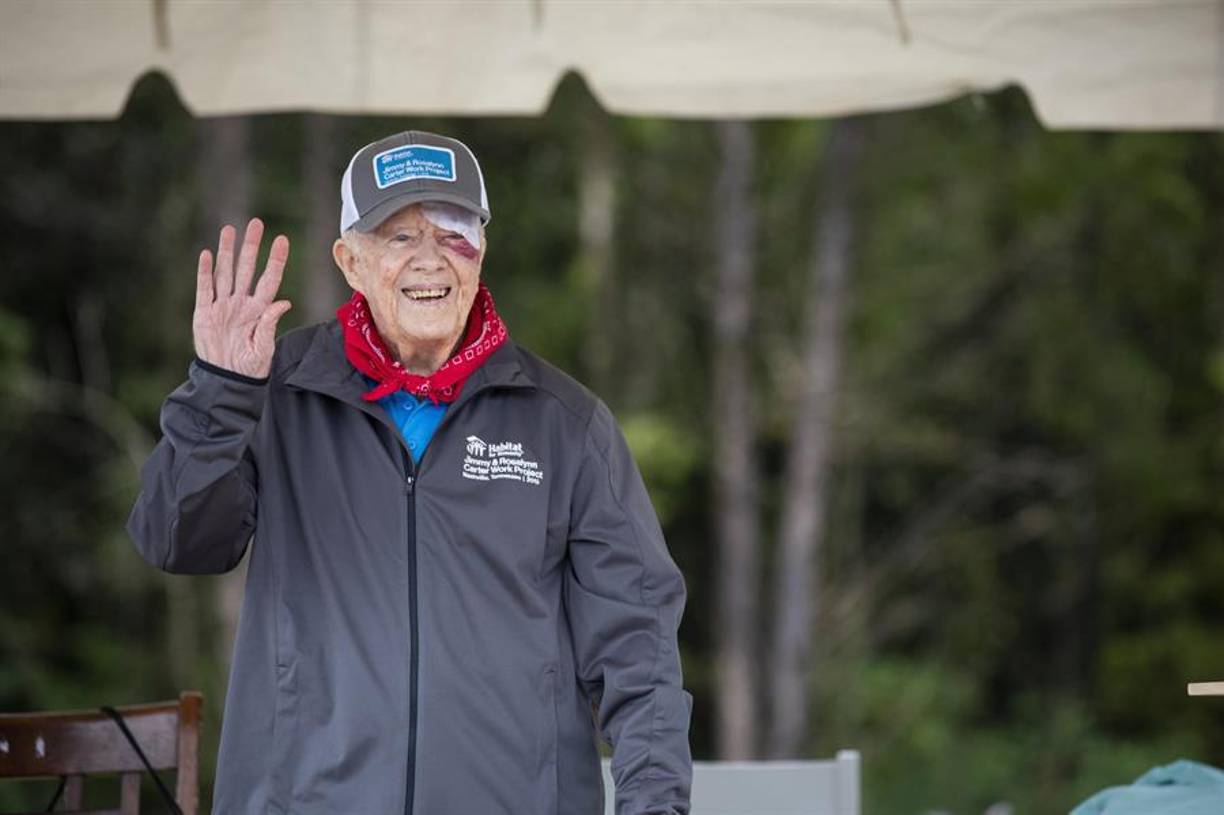 Nacido en 1924 en un pueblo de apenas 600 habitantes llamado Plains, Carter creció en una granja de cacahuetes y algodón en la zona más pobre del estado sureño de Georgia; y su padre, Earl, “era un segregacionista, como todos los otros hombres del condado”, según reconoció el expresidente en una entrevista en julio (de 2015).