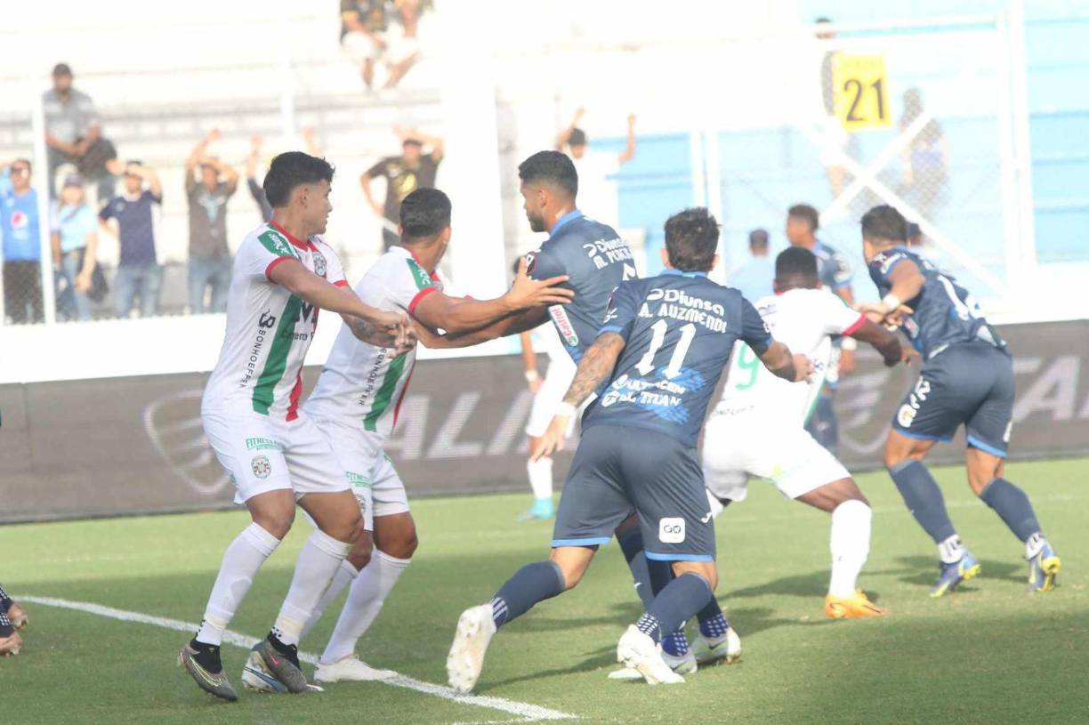 A pesar que Marathón quiso poner la voz cantante en el duelo, no tenían ese poder en ataque para hacer daño.