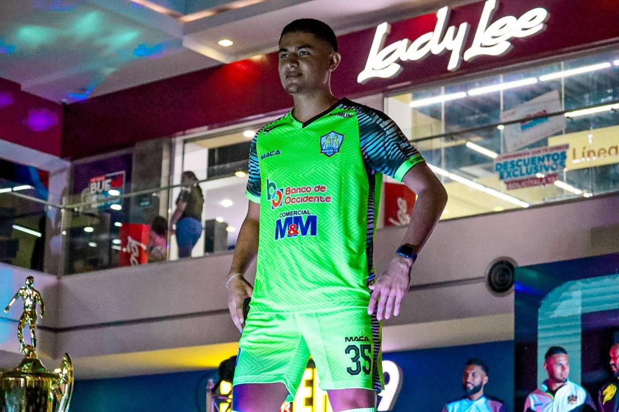 Y este es uno de los uniformes que usarán los porteros de los Potros de Olancho.