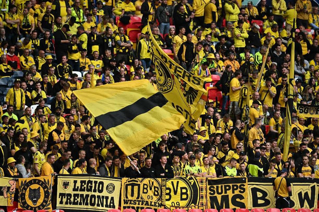 Mucha pasión reflejan los aficionados del Dortmund por su equipo.