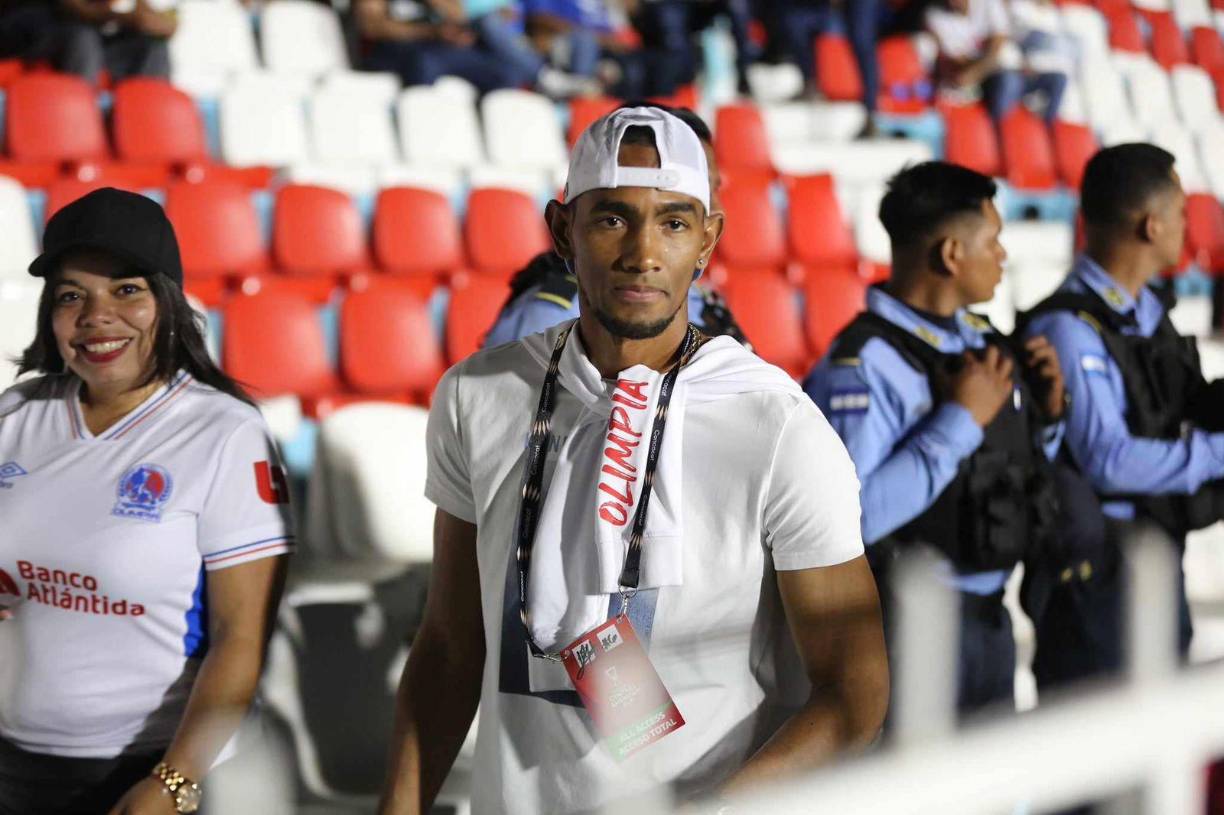 Para este duelo, el equipo dirigido por Pedro Troglio no contó con uno de sus goleadores, Jerry Bengtson. 