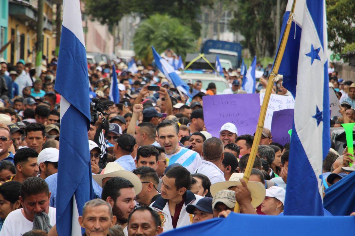 También se unieron dirigentes de diferentes partidos políticos, entre ellos los líderes del Partido Nacional de Copán, Ocotepeque y Lempira.