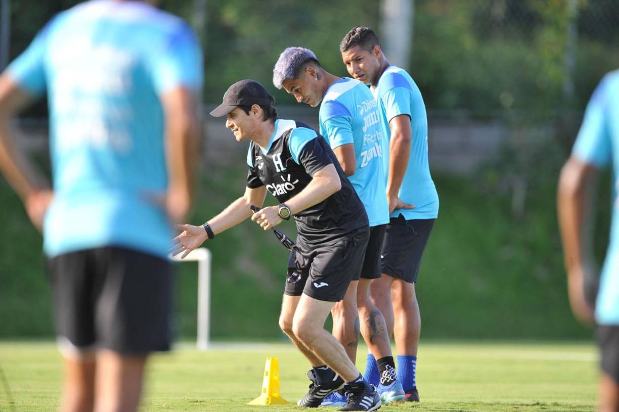 El equipo catracho contó con la presencia de ocho de los seleccionados convocados para el duelo ante México y también con algunos ‘invitados’.
