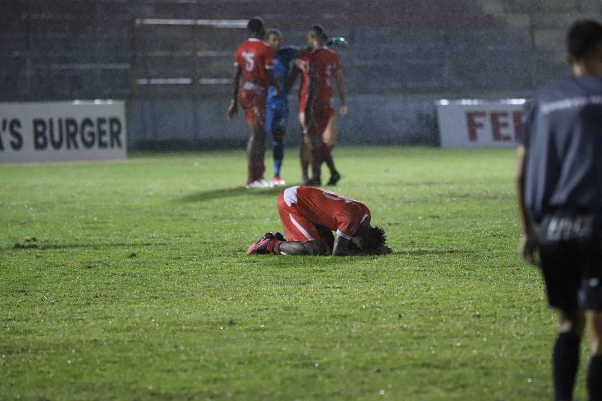 Así se mostraron algunos de los jugadores tras el final del partido ante Real España en el Municipal Ceibeño. 