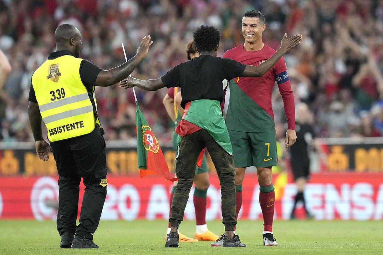 A Cristiano Ronaldo le generó una sonrisa el curioso momento.