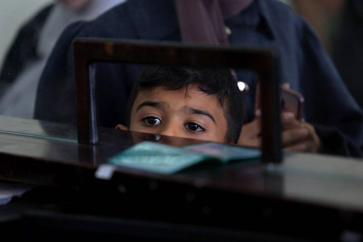 Los testigos coinciden en el horror de moverse por una carretera totalmente vacía, escuchando disparos y viendo cadáveres tirados en el arcén.