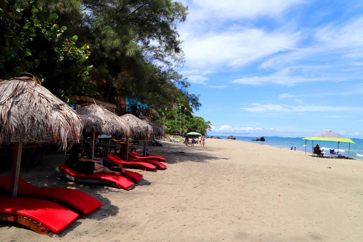 La naturaleza dotó a Tela de más de 63 kilométros de hermosas playas, las que atraen y cautivan a los viajeros. 