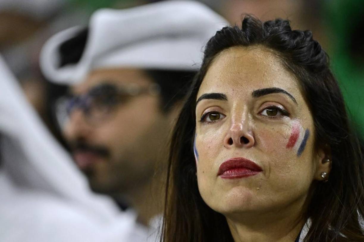 Las francesas pusieron el ambiente en las graderías en el Francia vs Polonia.