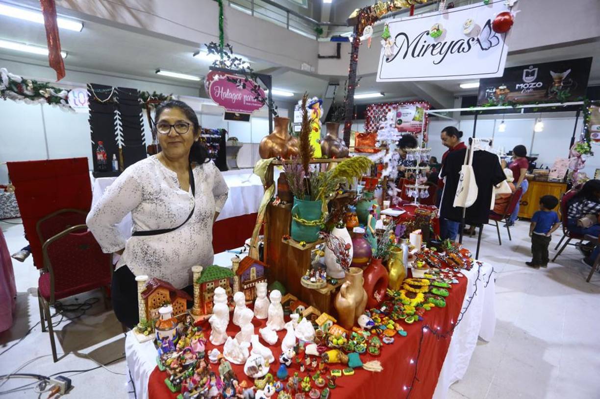 Finas artesanías ofrece Mireyas.