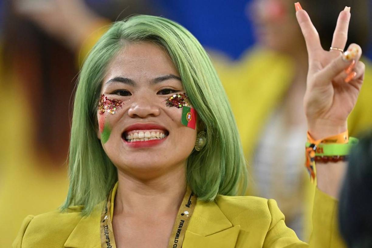 Las chicas se volcaron en apoyo para la selección Nacional de Portugal.