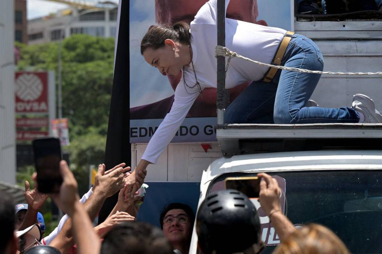 “No vamos a dejar las calles”, añadió Machado.