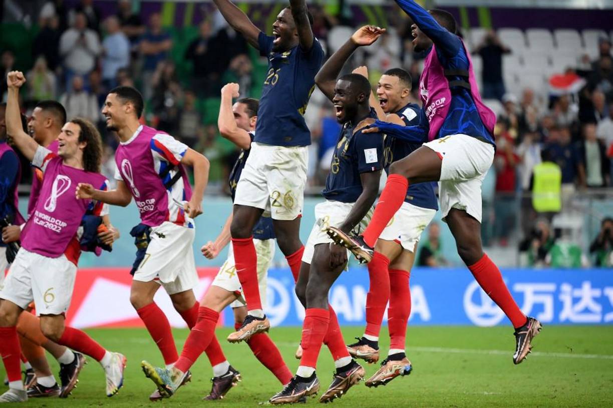 La selección de Francia festejó a lo grande el pase a cuartos de final dle Mundial de Qatar 2022.