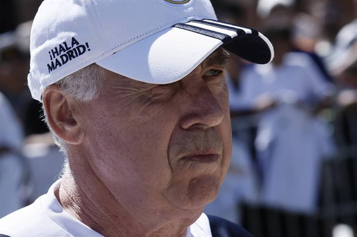 “Yo nunca hablaré de Brasil, de lo que va a pasar. Yo soy el entrenador del Real Madrid y aquí me quedo. Este asunto no lo voy a hablar nunca más”, declaró Ancelotti en declaraciones a medios de prensa en las instalaciones de la universidad UCLA.