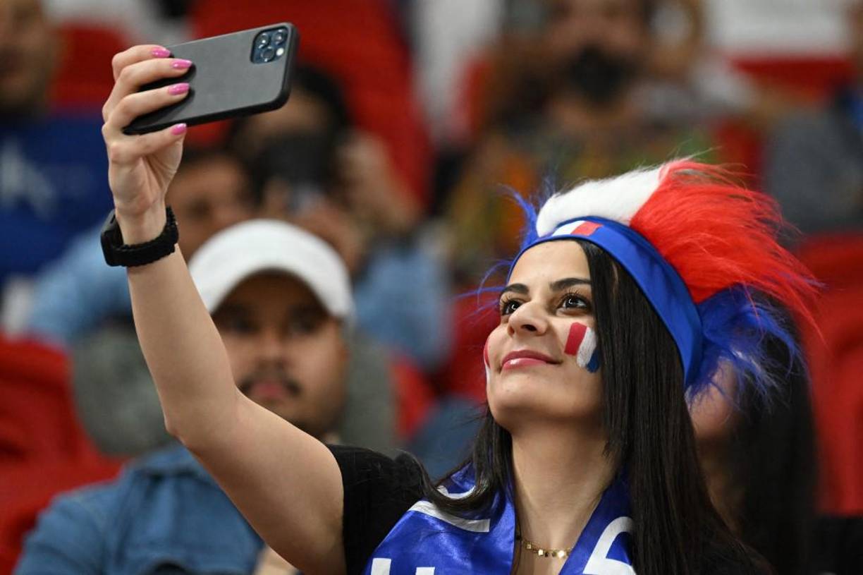 Las imágenes del ambientazo que se vivió en la victoria de 3-1 de Francia ante Polonia por los octavos de final del Mundial de Qatar 2022.