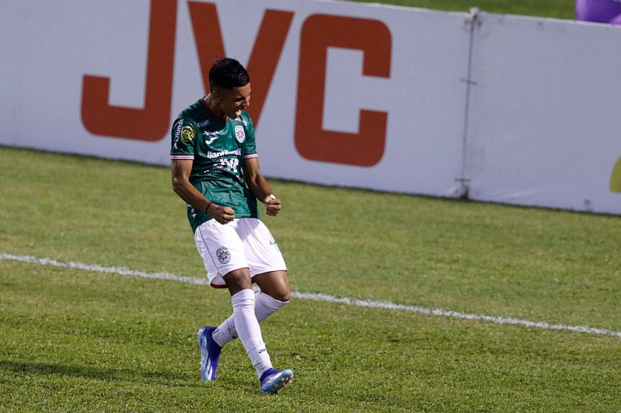 Sin embargo, César Sevilla, delantero de 18 años, debutó con gol en Marathón y selló el cuarto tanto de la noche.