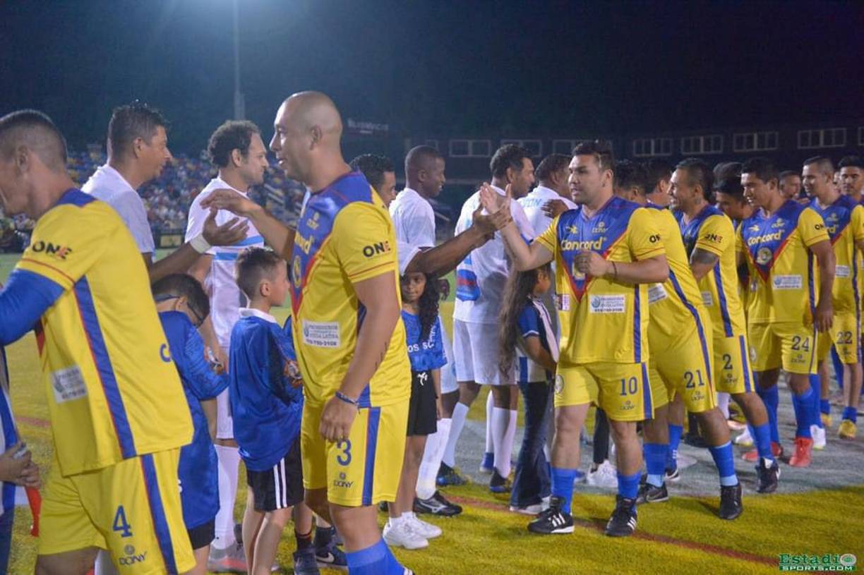 Hondureña cautivó: Leyendas de Honduras y del América causan furor en EUA