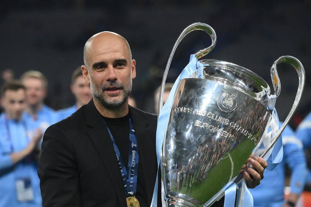 Pep Guardiola con la Copa de Europa conquistada como DT del Manchester City.