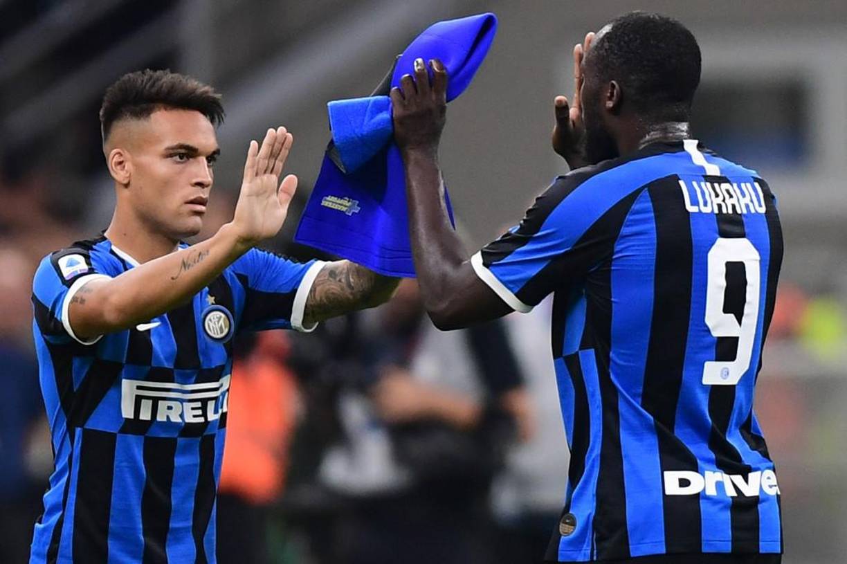 En las redes sociales señalaron que Lautaro le había sido infiel a su esposa con un compañero de equipo del Inter de Milán, concretamente con el atacante belga Romelu Lukaku. 