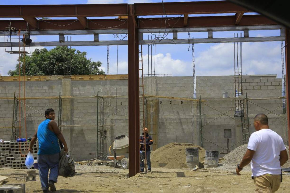 La Plaza Comercial Abella está edificándose en la esquina opuesta al Comisariato Los Andes