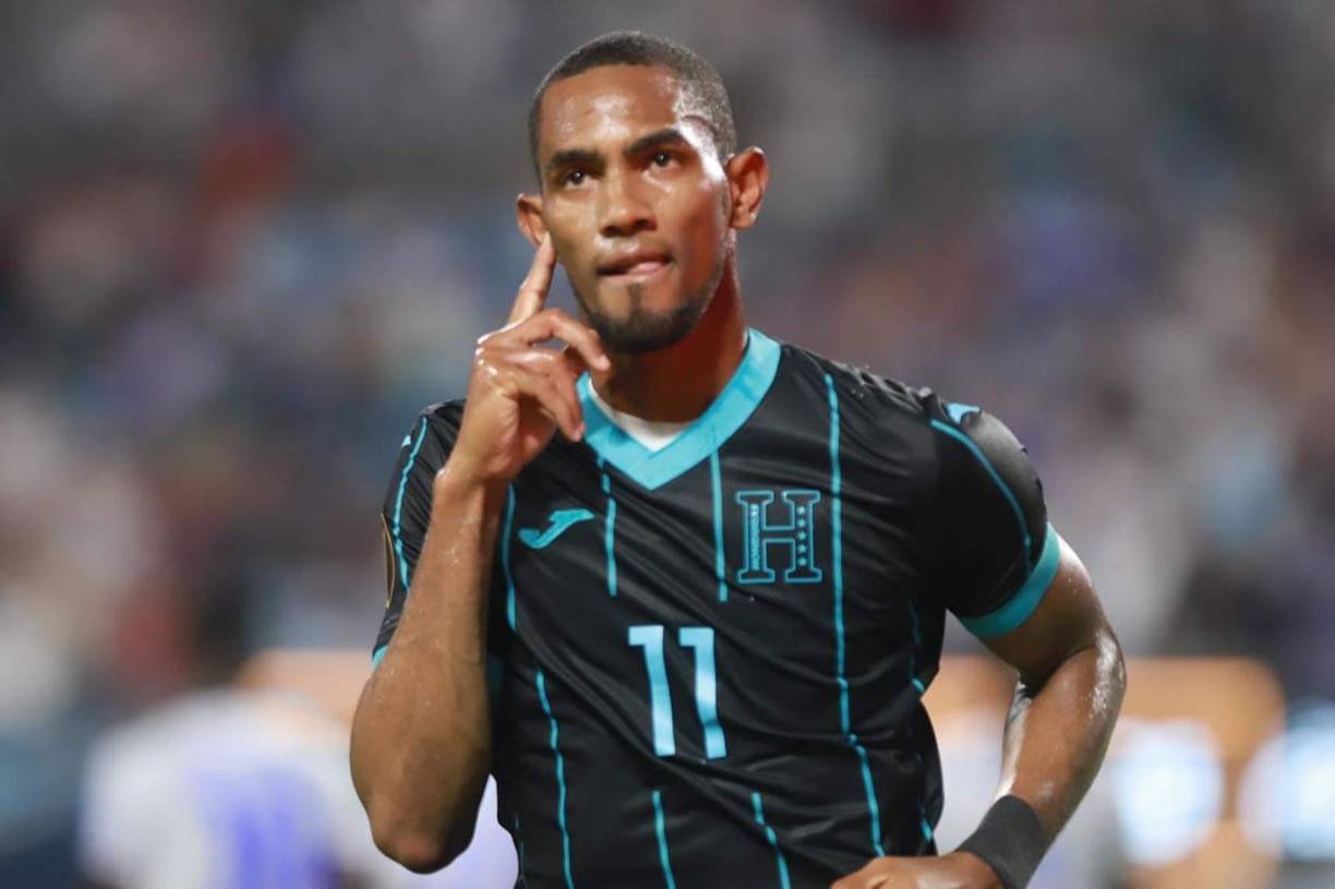 Jerry Bengtson marcó el empate de Honduras y así lo celebró.
