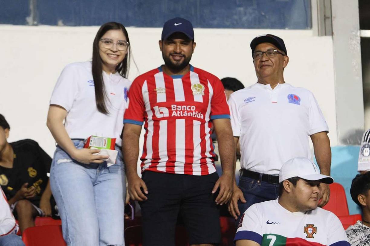 Los aficionados olimpistas se dieron cita en el estadio Nacional Chelato Uclés.