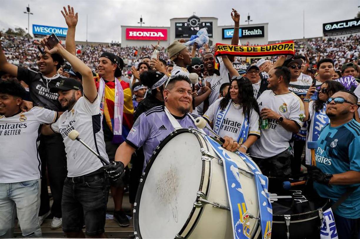 La locura blanca se vivió este domingo por la noche, para presenciar el primer duelo de pretemporada del equipo dirigido por Carlo Ancelotti.