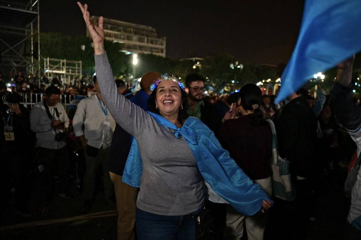 No obstante, reiteró su compromiso de “transformar”, no solo las instituciones del Estado, sino también la “realidad cotidiana” de los guatemaltecos.