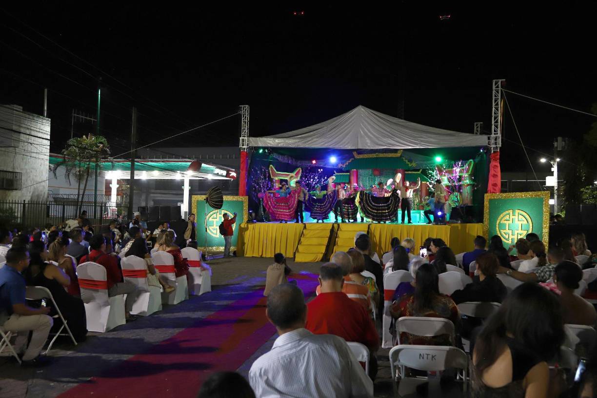 Kiara Zablah y Angie Torres son las reinas de la Feria de La Ceiba