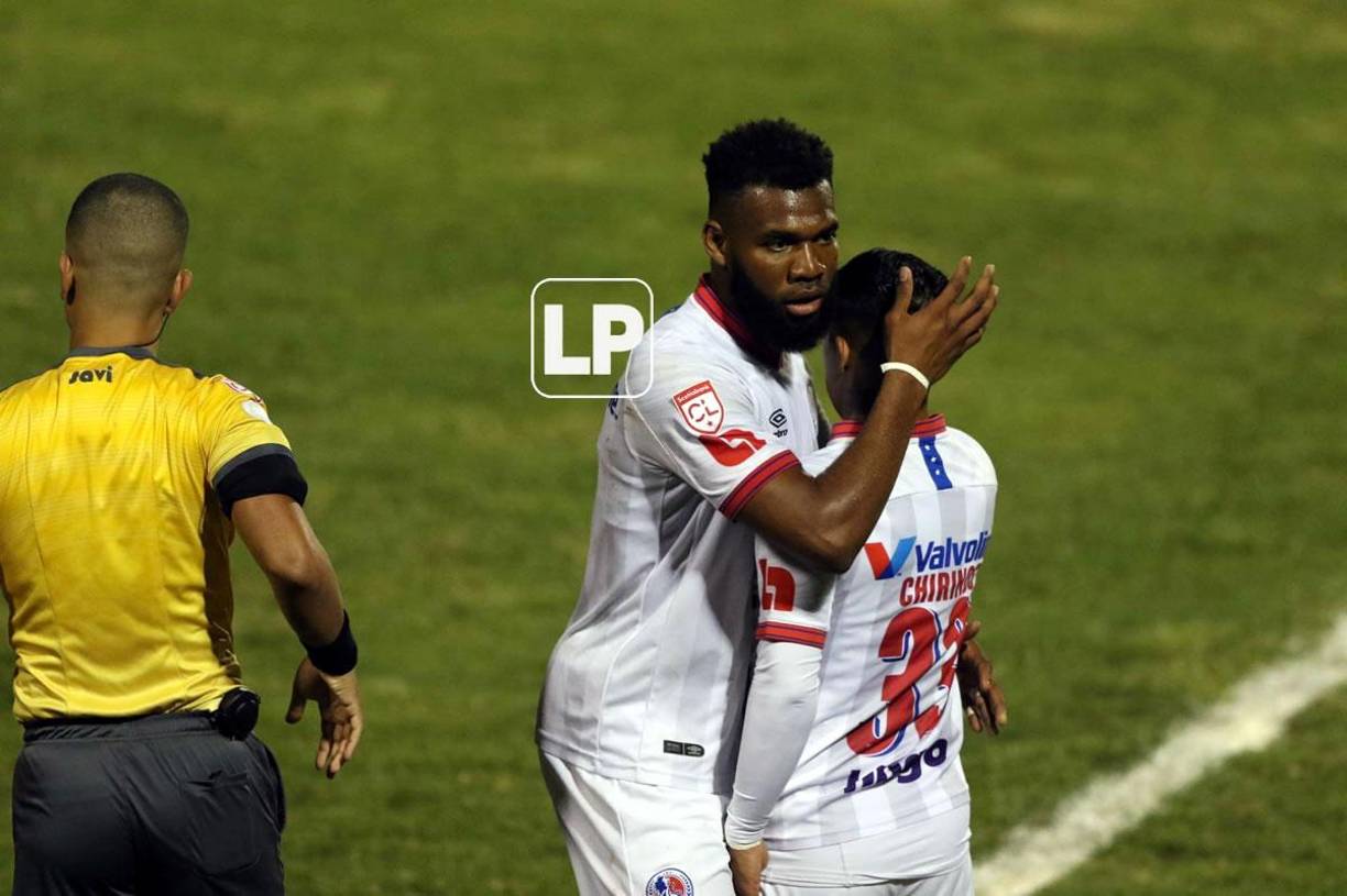 La sustitución que cambió todo. Michaell Chirinos entró en el segundo tiempo y le dio el triunfo al Olimpia.