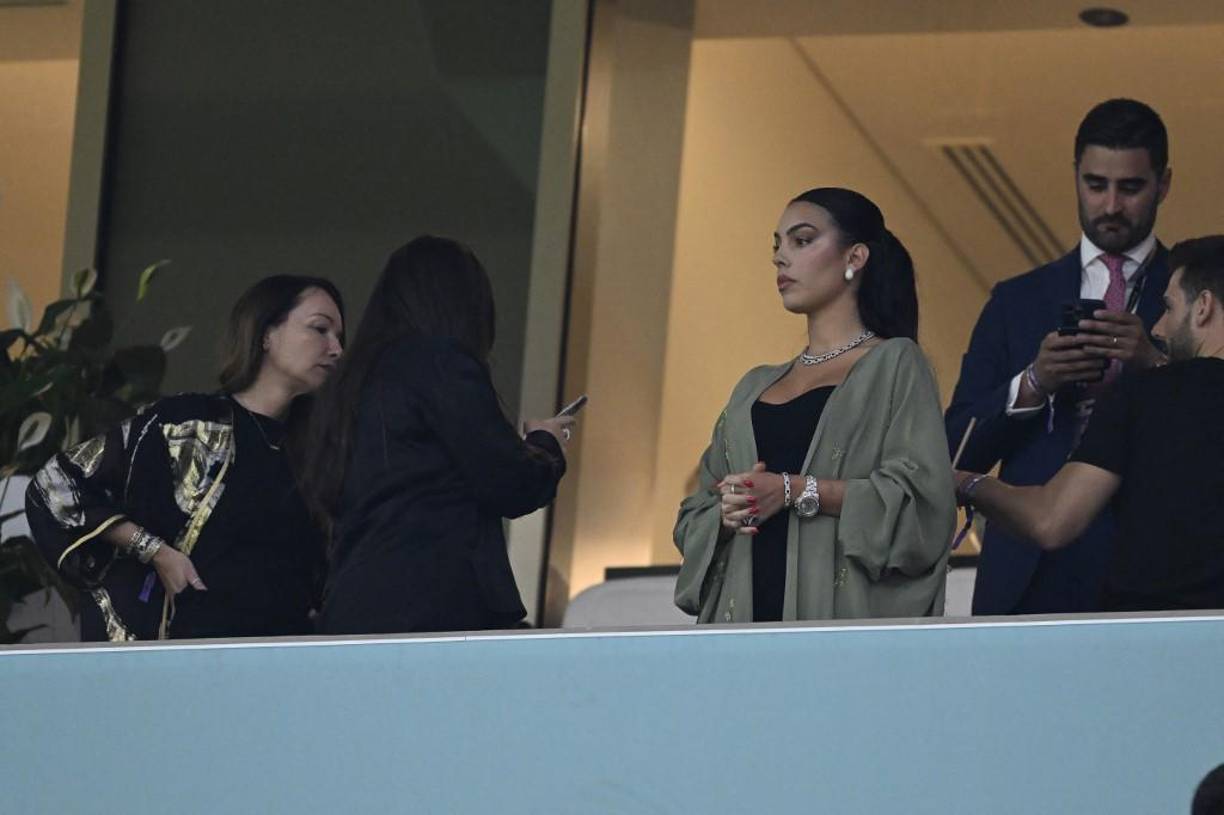 Georgina Rodríguez deslumbró en las graderías para el Portugal vs Suiza.