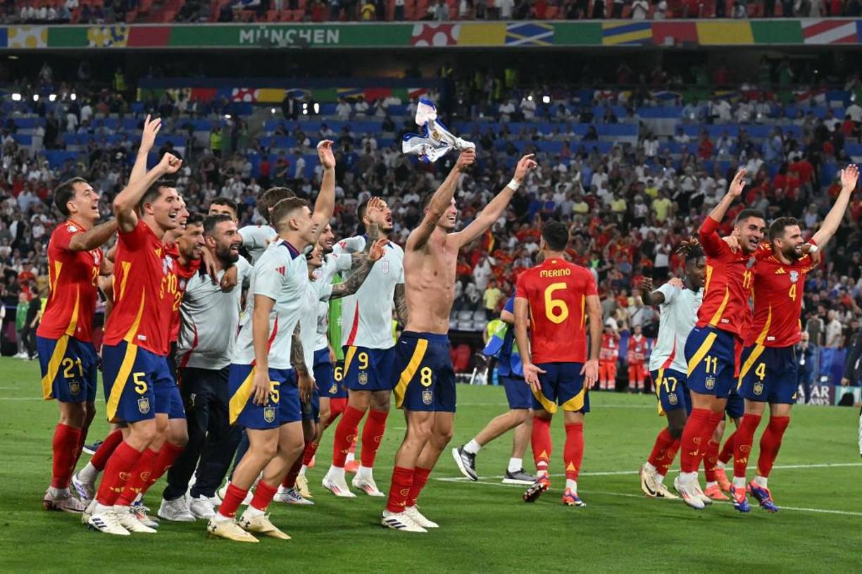 España derrotó 2-1 a Francia en las semifinales de la Eurocopa-2024 pese a empezar por detrás en el marcador en Múnich, y peleará por el título el próximo domingo contra Países Bajos o Inglaterra.