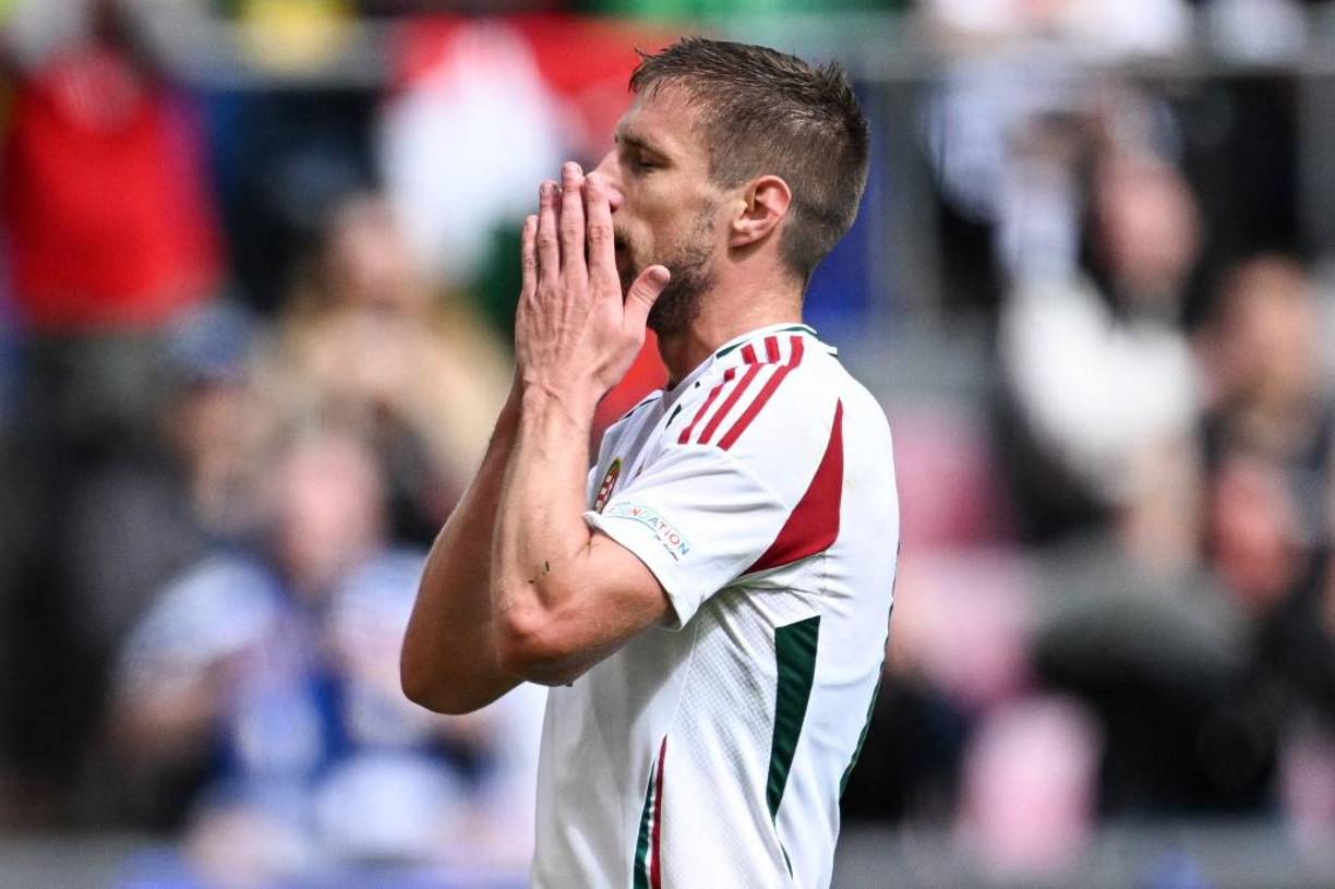 “¡El estado de Barnabás Varga es estable! El jugador se encuentra actualmente en uno de los hospitales de Stuttgart”, explicó a través de sus redes sociales la Federación de Fútbol de Hungría.