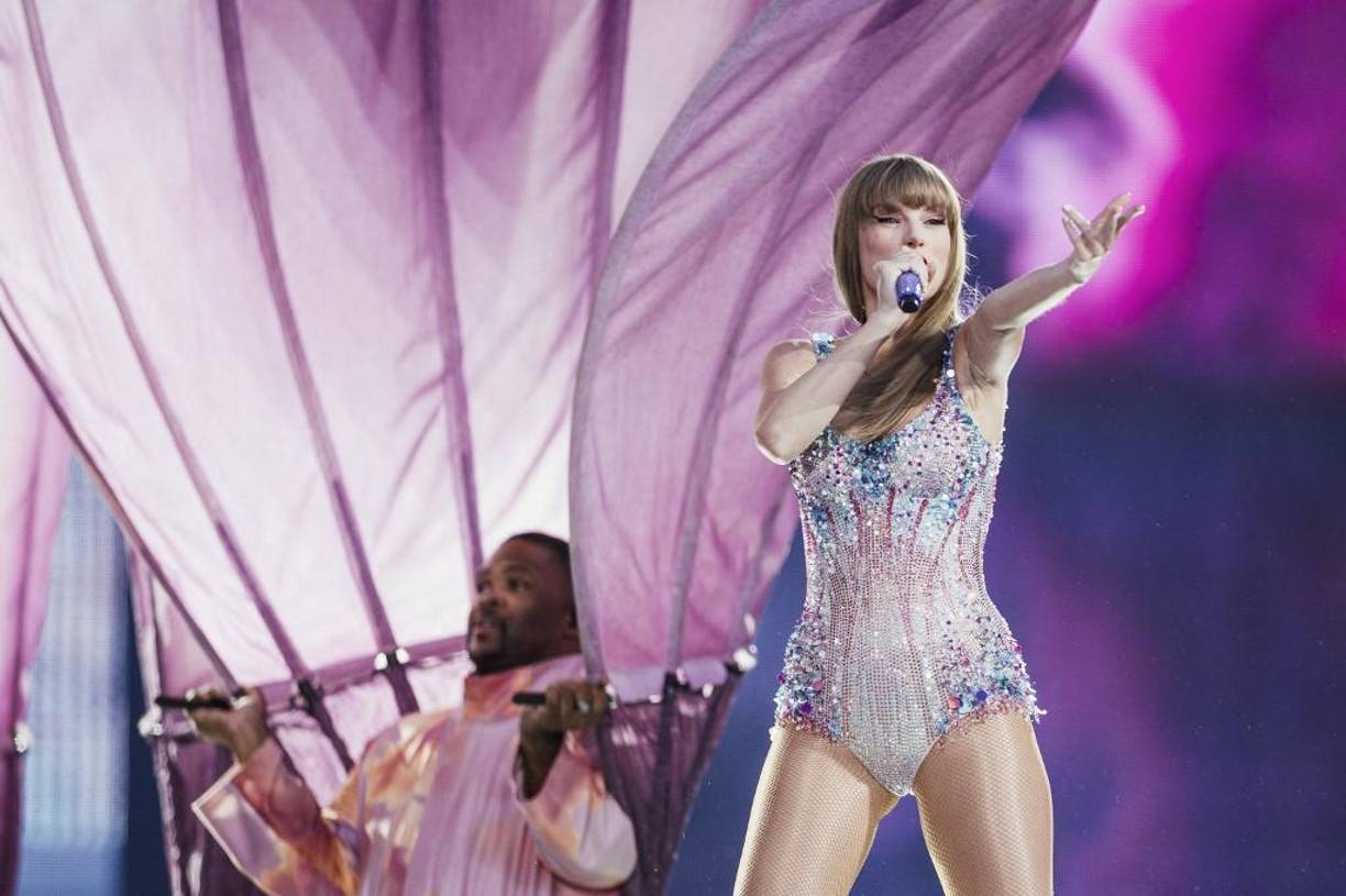 ‘The Eras Tour’ no solo ha convertido a Taylor Swift en multimillonaria, sino también en un fenómeno global.