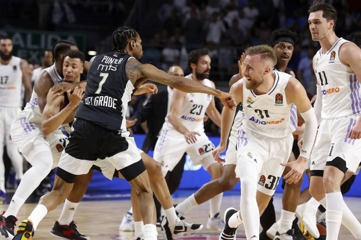 Real Madrid y Partizán interrumpieron su partido por una de las peleas más lamentables que se recuerdan en el baloncesto europeo.