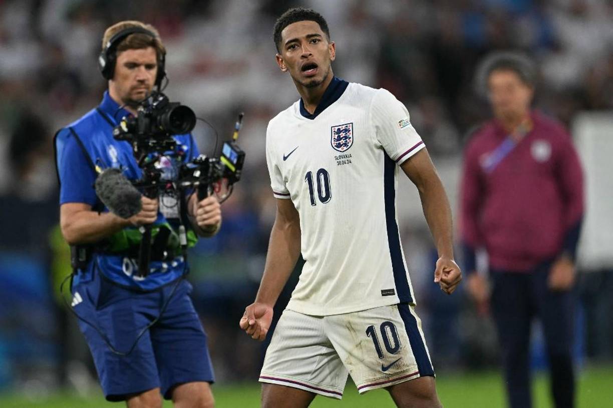  La UEFA anunció que un “inspector de Ética y Disciplina” de la UEFA “llevará a cabo una investigación disciplinaria sobre una posible violación de las reglas básicas de conducta decente” por parte del futbolista de la selección inglesa Jude Bellingham, por sus gestos en el partido de los octavos de final contra Eslovaquia, disputado este domingo en Gelsenkirchen.