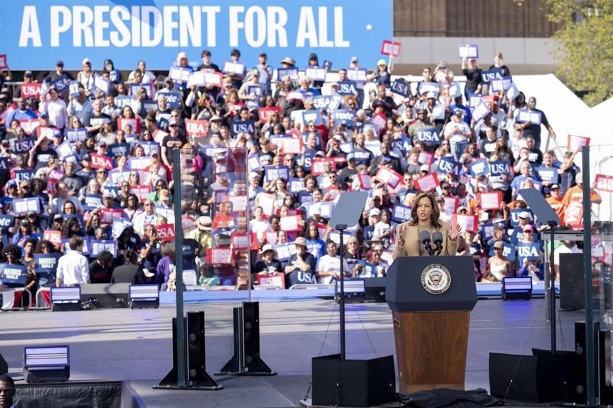 De acuerdo el promedio de encuestas de Estados Unidos, FiveThirtyEight mostró este 4 de noviembre que Harris superó a Trump por la mínima diferencia de 0,9 puntos porcentuales, con un 47,9% de la preferencia, frente a un 47,0%.