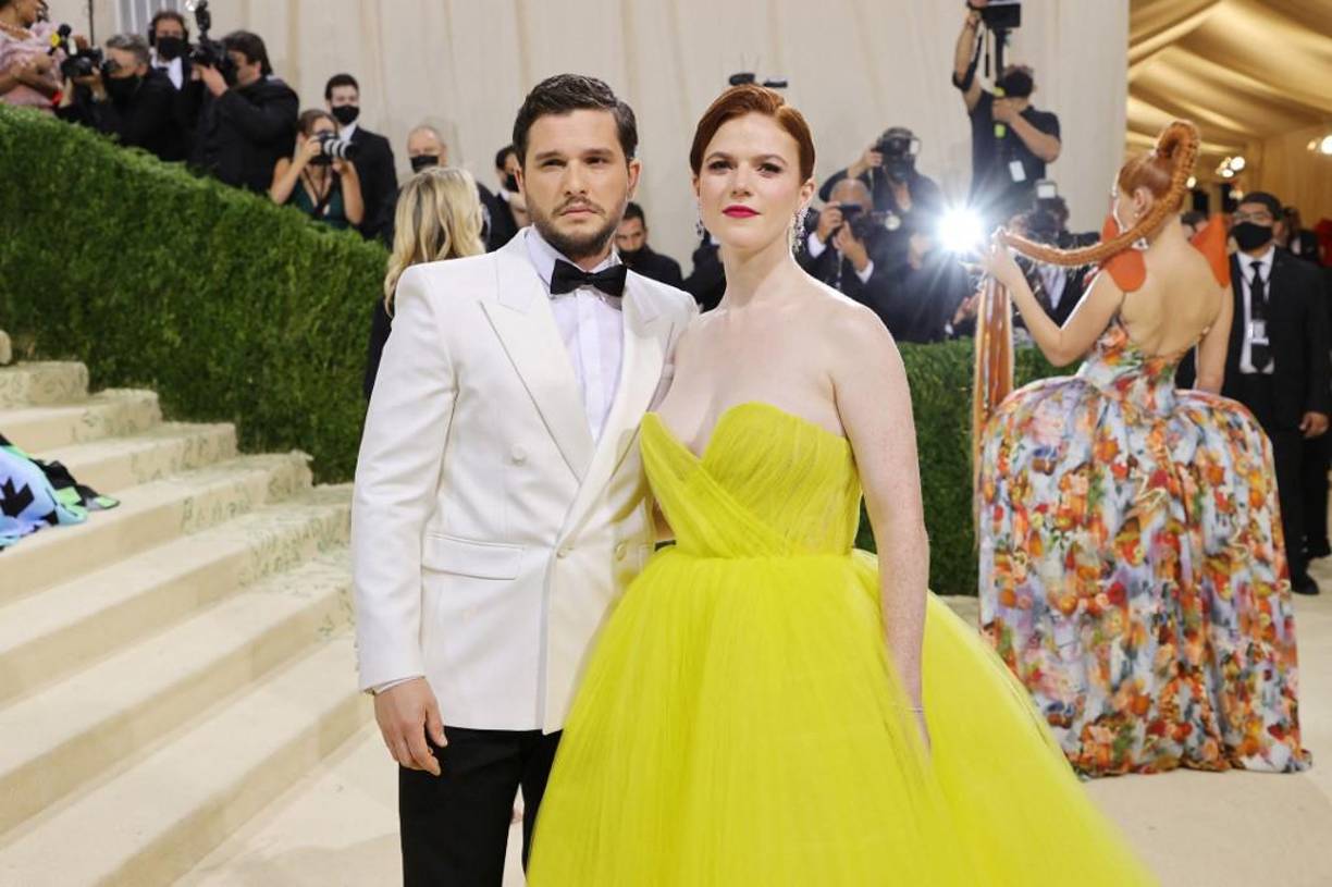 El actor Kit Harington y su esposa Rose Leslie.