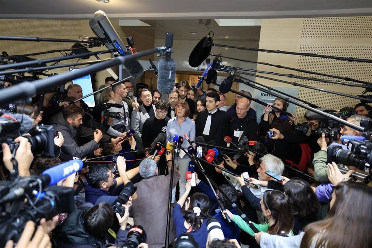 Por pura supervivencia, Gisèle Pelicot, se convirtió a sus 72 años en un icono feminista, para alzar la voz y seguir con vida, tras pensar en el suicidio al descubrir las 200 violaciones por sumisión química que sufrió durante una década.