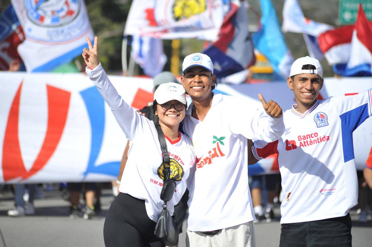 La afición del actual campeón de Honduras llegó desde horas muy tempranas para tener un buen puesto en las graderías del Carlos Miranda.