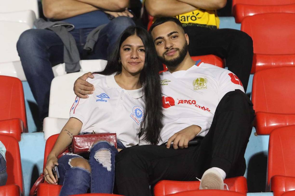 Esta pareja olimpista posa para el lente de Diario La Prensa.