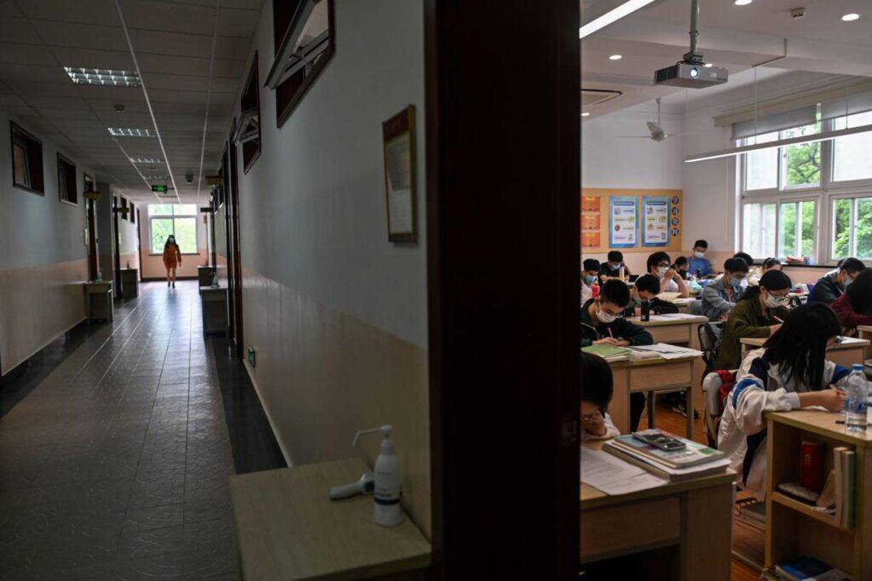 También: 6: Estonia (526), 7: Hong Kong (520), 8: Canadá (515), 9: Finlandia (511), 10: Australia (507).