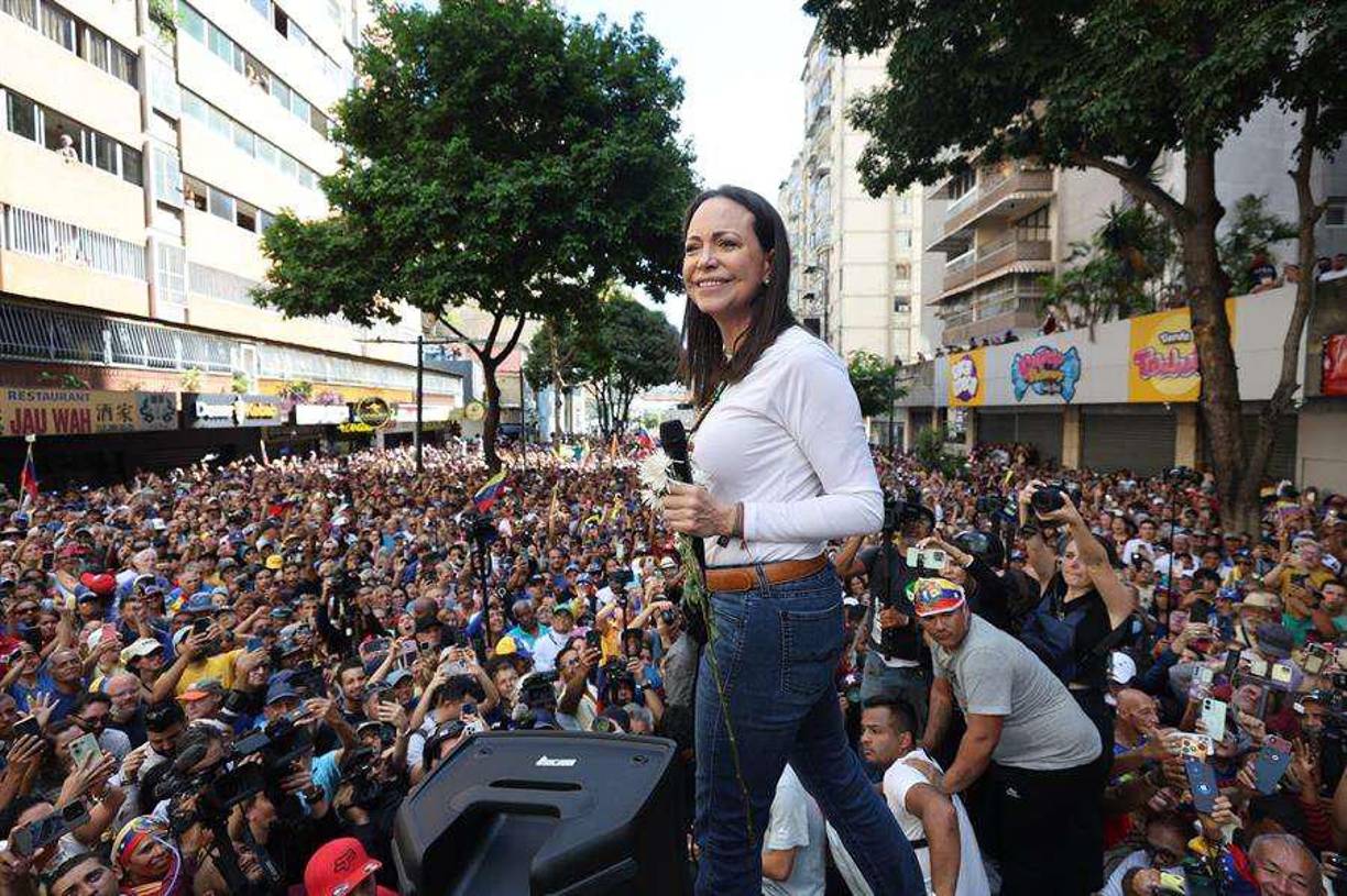 La ex diputada destacó que este hecho refleja las contradicciones dentro del chavismo y agradeció a los gobiernos internacionales por su rápida condena y presión, que aseguró, fueron claves para su liberación.