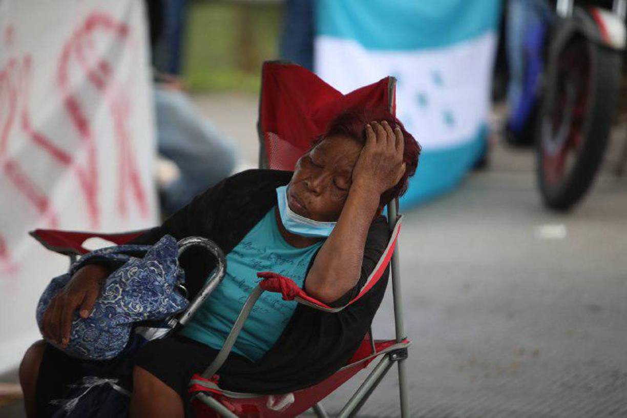 Según los pacientes renales, la nueva empresa que se está haciendo cargo de las hemodiálisis no está preparada y la atención que brinda no es de calidad.