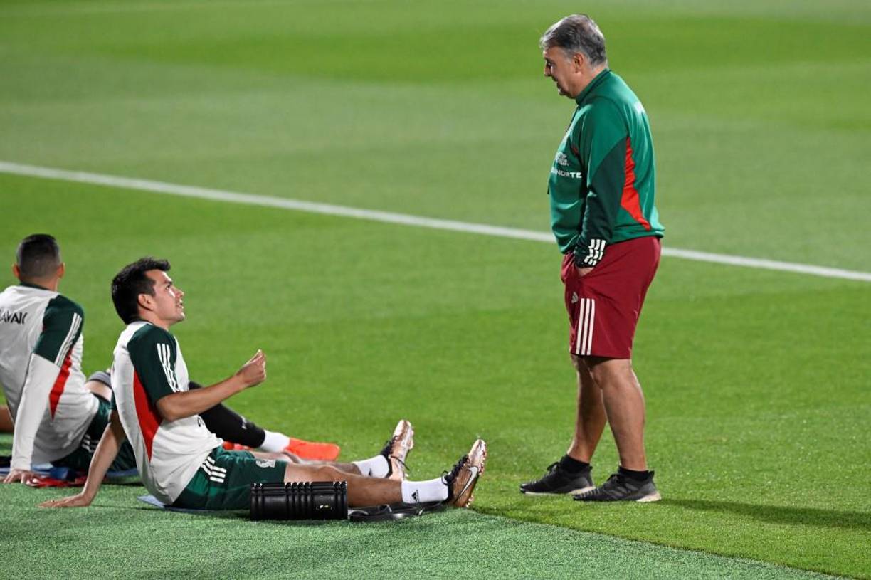 La escuadra mexicana volvió ayer a los entrenamientos con miras a su cierre contra Arabia Saudita y cuando todos estaban olvidando la derrota con Argentina, apareció la foto del enojo.