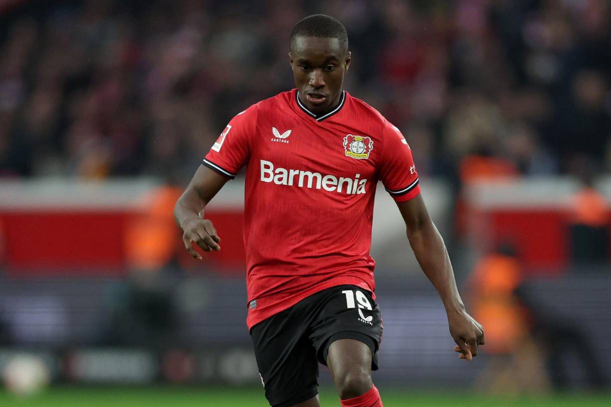 Moussa Diaby - El PSG va a por el delantero francés del Bayer Leverkusen, según informa L’Equipe. El extremo de 23 años tiene muchas papeletas para salir este verano y el conjunto alemán pedirá cerca de 50 millones de euros por el futbolista. Diario Marca informó´que al Real Madrid podría interesarle el jugador galo, en el caso de que Eden Hazard salga de la disciplina blanca.