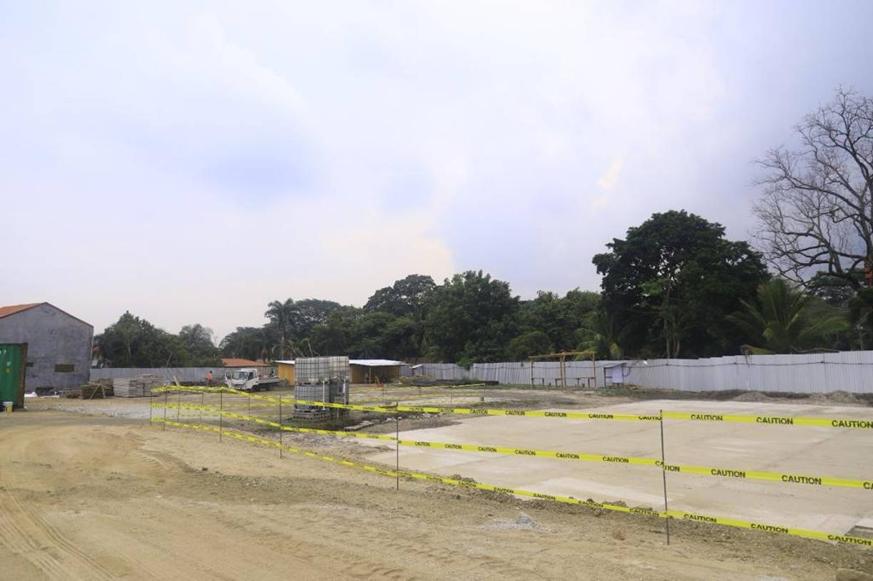 En un extenso terreno en la 15 calle, 2 avenida del sector Mackey se comienza a construir la torre Trento, de 13 niveles, 71 apartamentos y ocho amenidades. Está y la torre Viú son inversiones de Home Honduras.