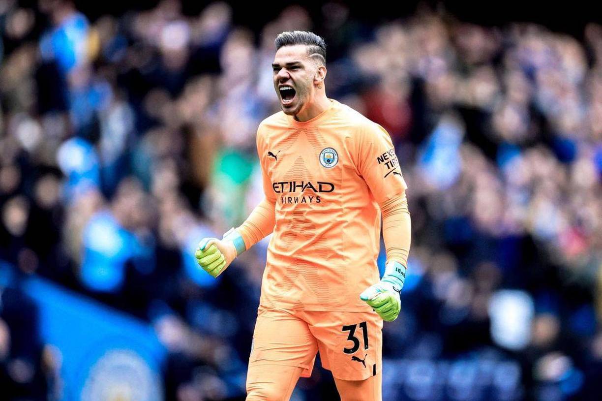 Guardiola no garantiza la continuidad de Ederson en el City por el fuerte interés del Al Nassr: “Me gustaría que se quedara, pero eso depende de los otros clubes. No sé cuál es la situación. Ahora es cuestión de entrenar, de estar con nosotros hasta el final del mercado de fichajes y ya veremos”.