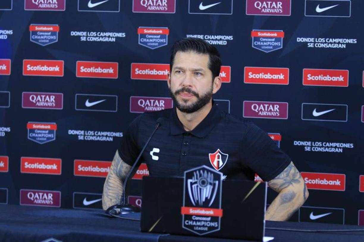 “No hemos tocado el tema, la directiva sabe lo que tiene en la mente, yo me dedico a trabajar”, expresó Mora en conferencia de prensa luego de la goleada ante Olimpia.